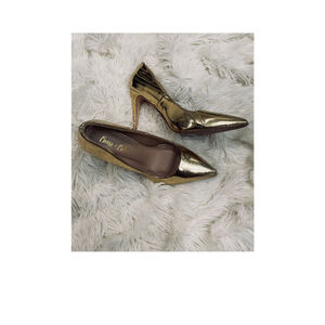 Chase + Chloe Gold Mirror Pointed Toe Pumps - Size 9 (VGUC)